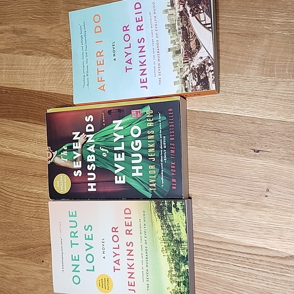 Taylor Jenkins Reid Book Set